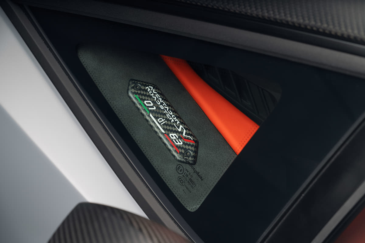 限定発売ランボルギーニの「アヴェンタドールSVJ 63ロードスター」「ウラカンEVO GTセレブレーション」２台を公開
