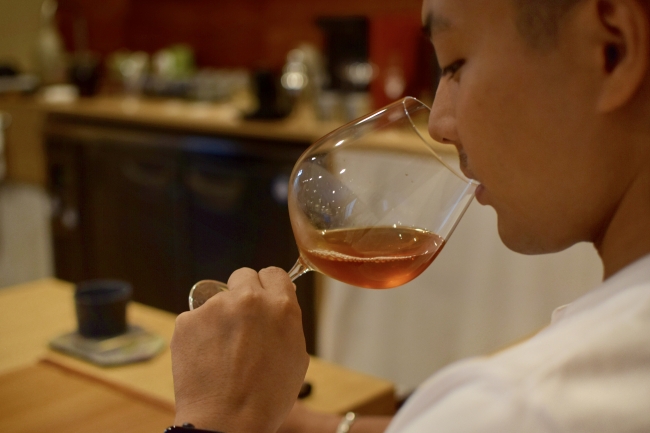 茶匠が選ぶ九州の日本茶を 職人が作るワイングラスで味わう お茶 ワイングラスの新しい体験が登場 ニコニコニュース