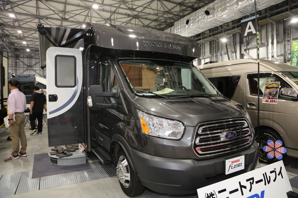 日本で本格的キャンピングカーが欧米ほど普及しない理由と対策