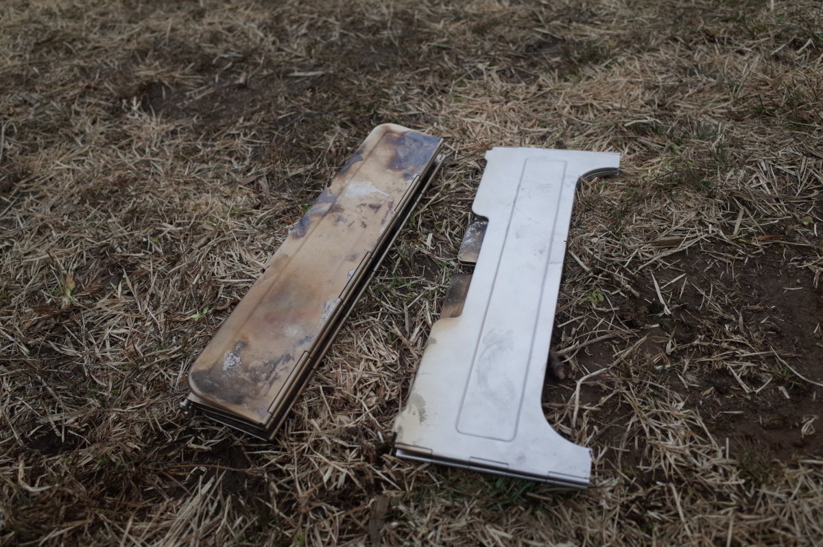 ↑焚き火台も同じく２つの部品から成っている