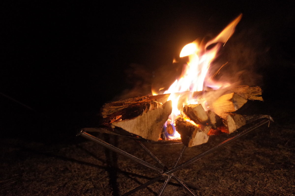 ↑やはりメッシュ状の火床だとよく燃える