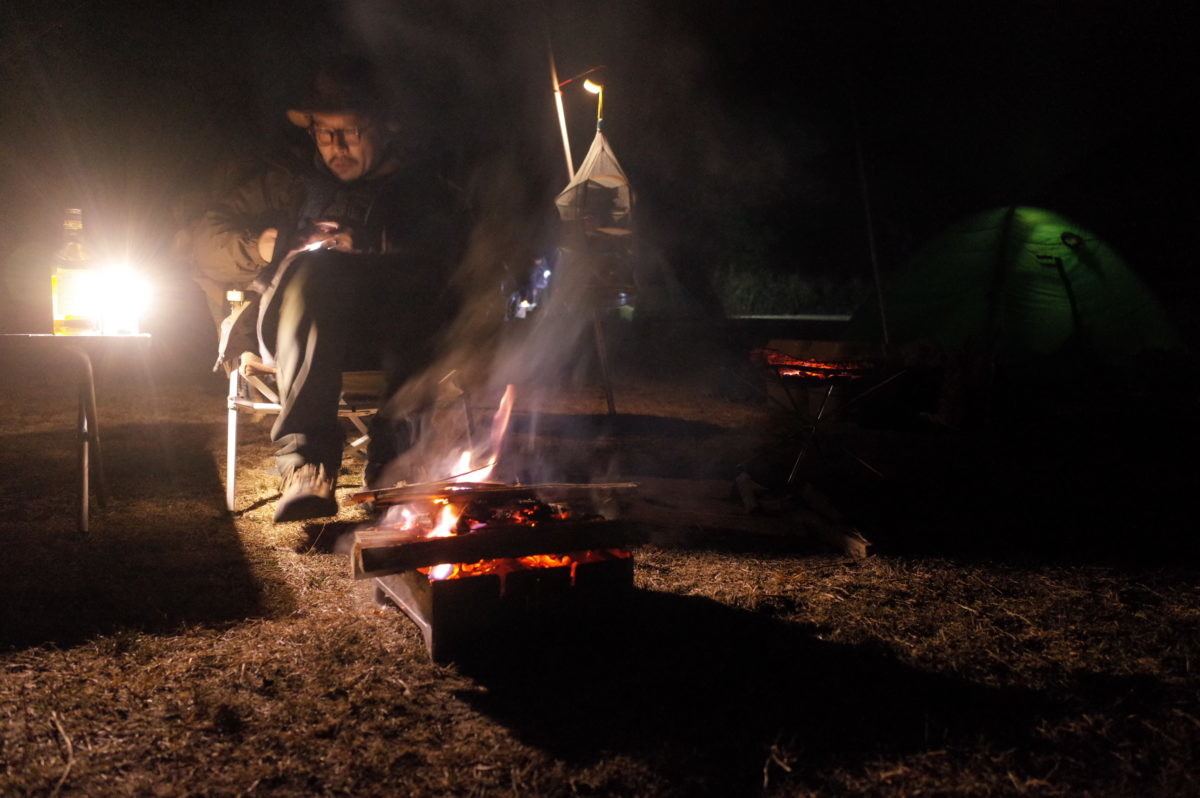 ↑キャンプサイトでサマになるのは特筆もの