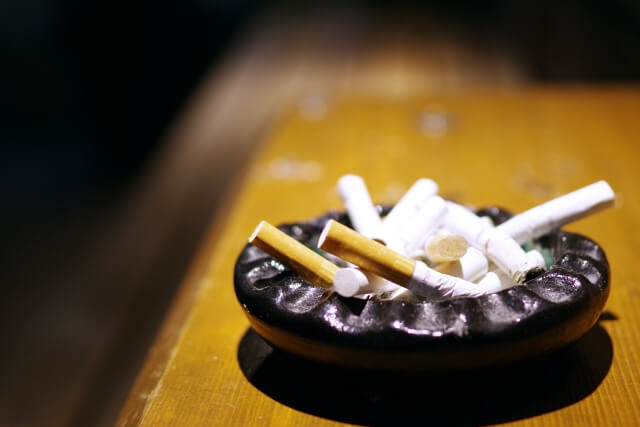 非喫煙者の9割が飲食店の原則屋内禁煙に賛成