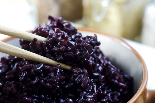 Black rice （Gayvoronskaya_Yana/Shutterstock）