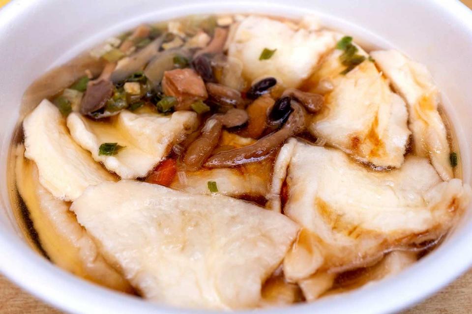 4分後、せんべいはあまり崩れたり膨らんだりしていない