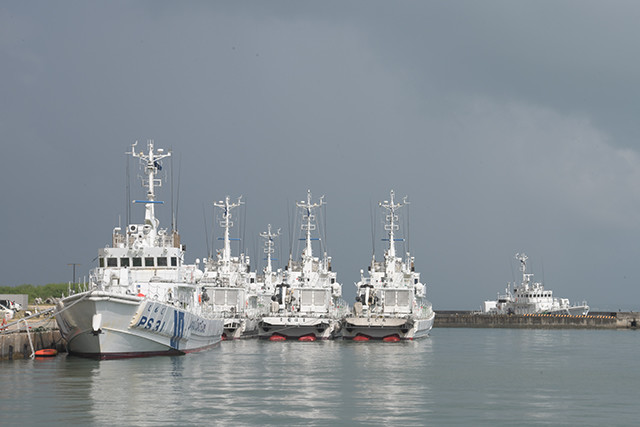 ８月１６日、宮古島の長山港には、何事も無かったように海保の巡視船が６隻停泊していた