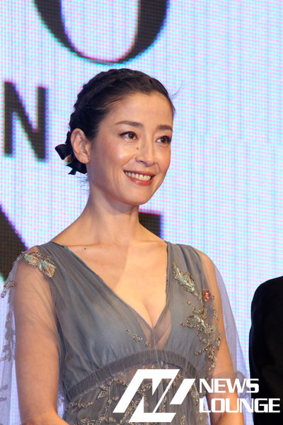 Tiff14 宮沢りえ 胸開きセクシードレスでレッドカーペット 7年ぶりの主演作に 出しきった ニコニコニュース