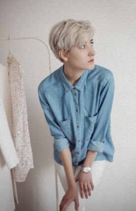 綺麗な白髪 ファッション 女性 人気のファッション画像
