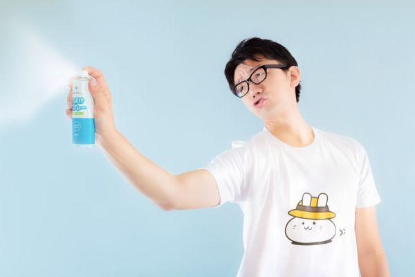1位はやっぱりアレ みんなに聞いたゴキブリの倒し方 ニコニコニュース