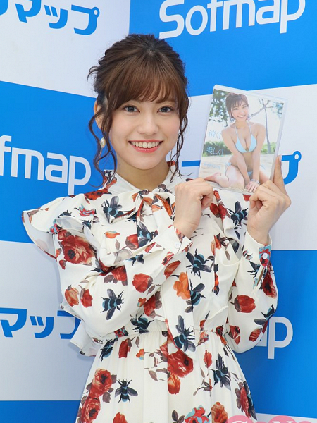 大澤玲美 お気に入りは制服のシーン 24歳ですがまだギリギリokかな ニコニコニュース