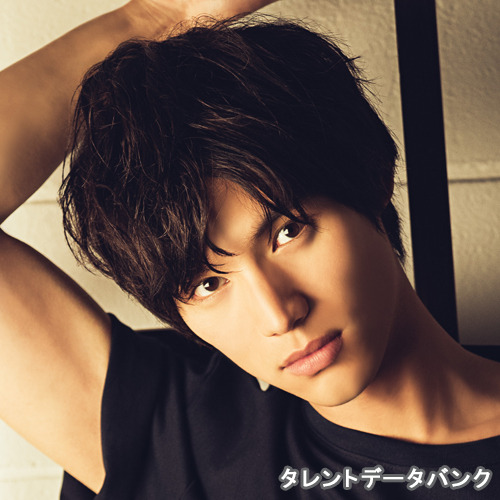 美 し すぎる 男性 芸能人 山ｐ美しすぎる肉体美 男性が真似したい髪型ランキング 現在の彼女は