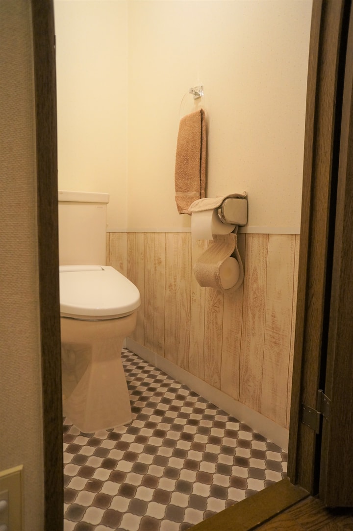 トイレの薄汚れた床をクッションフロアだけで簡単diy 費用はたったの1 000円 ニコニコニュース