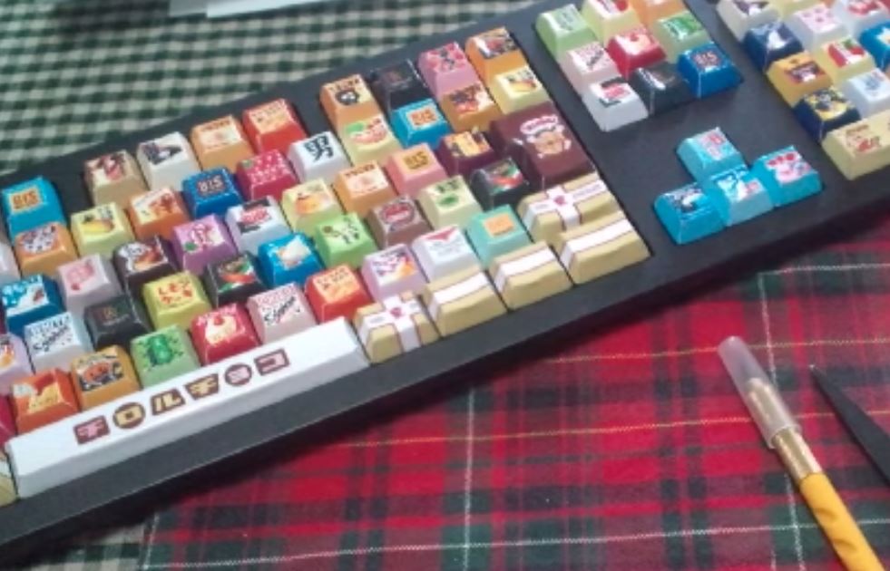 キーボードのボタンを チロルチョコ にしてみた 打てるのかこれ のツッコミが入るも かわいい の声続出 ニコニコニュース