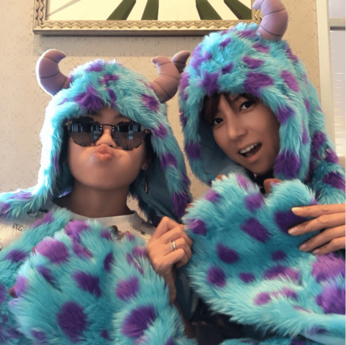 Hitomi 10歳娘との ディズニーデート で2ショット公開 二人で このような事も少ないから ニコニコニュース