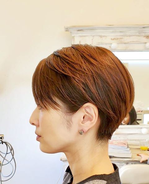 吉瀬美智子 クールなショートヘアの横顔ショットを公開しファン絶賛