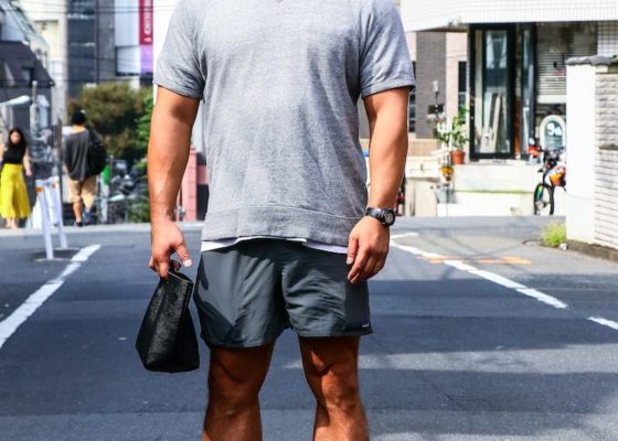 筋肉質男性のファッションコーデ マッチョに似合う服を紹介 ニコニコニュース